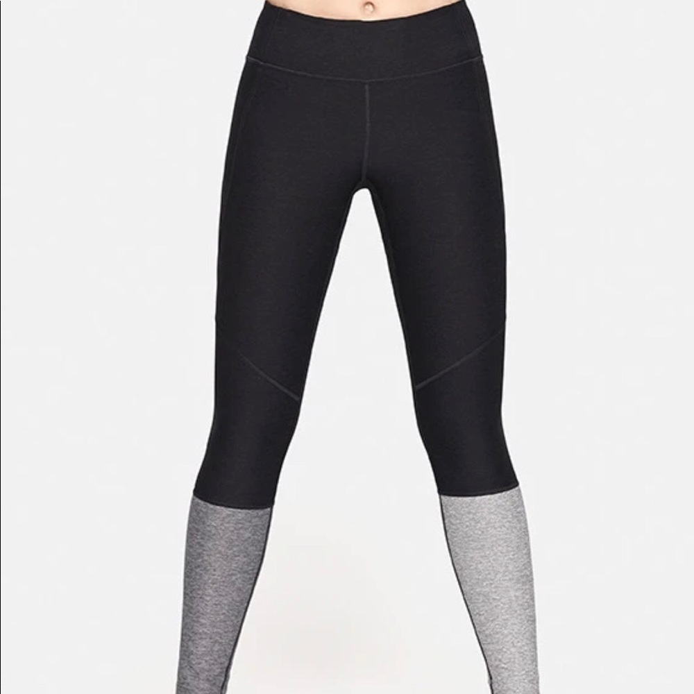 Outdoor Voices 7/8 Dipped Warmup Leggings